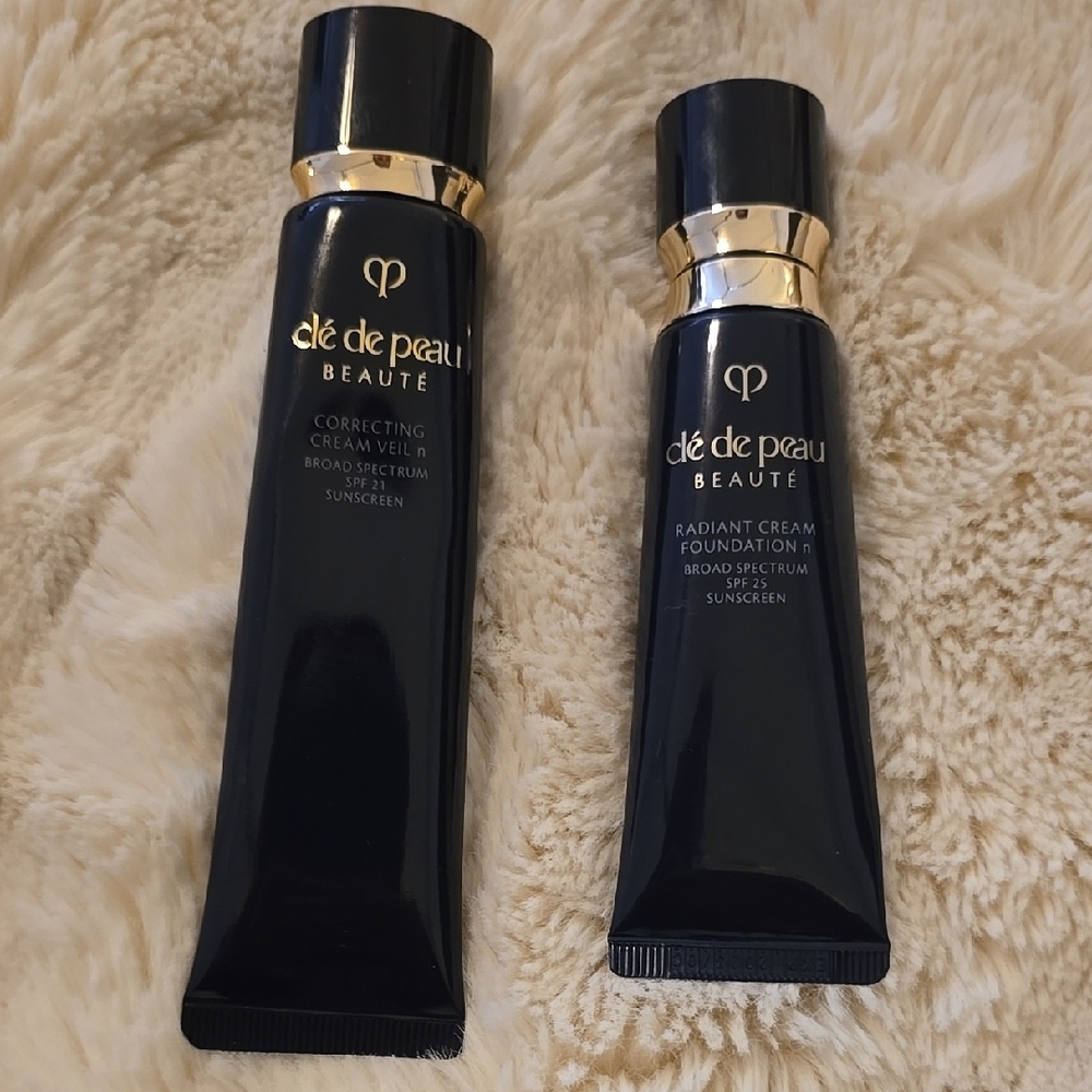 Clé de Peau Beauté Correcting Cream Veil and Radiant Cream Foundation